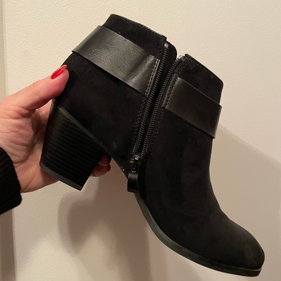 Women’s Faux suede boots - Picture 2 of 4